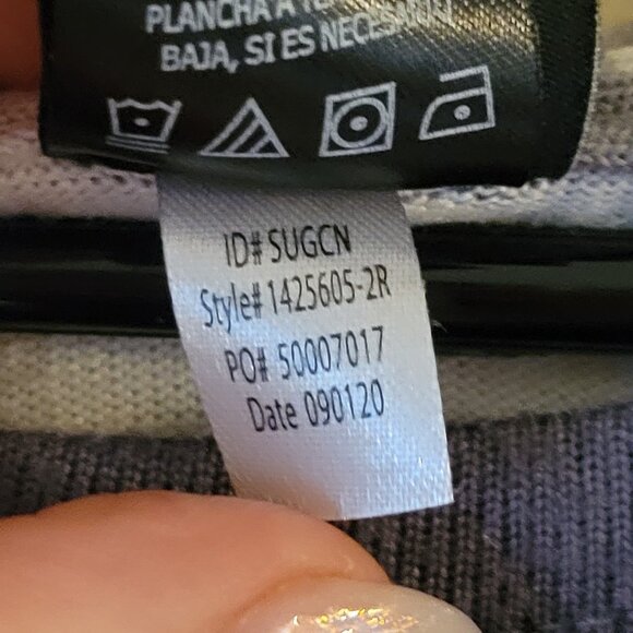 Disney Womens 2 Piece Cozy Pajama Set - Size Medium - Picture 13 of 15